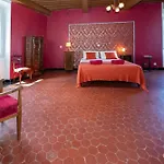 Impressionnant Manoir Avec Piscine A Aigueze, 450 M² * Aigueze