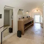 Impressionnant Manoir Avec Piscine A Aigueze, 450 M²