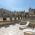 Impressionnant Manoir Avec Piscine A Aigueze, 450 M² Prázdninový dům