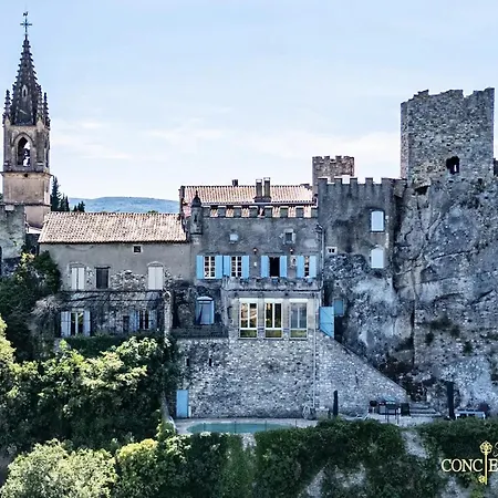 Impressionnant Manoir Avec Piscine A Aigueze, 450 M² بيت للعطل إيغيزه