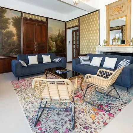 Impressionnant Manoir Avec Piscine A Aigueze, 450 M² Prázdninový dům