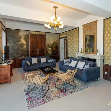 Impressionnant Manoir Avec Piscine A Aigueze, 450 M² Prázdninový dům