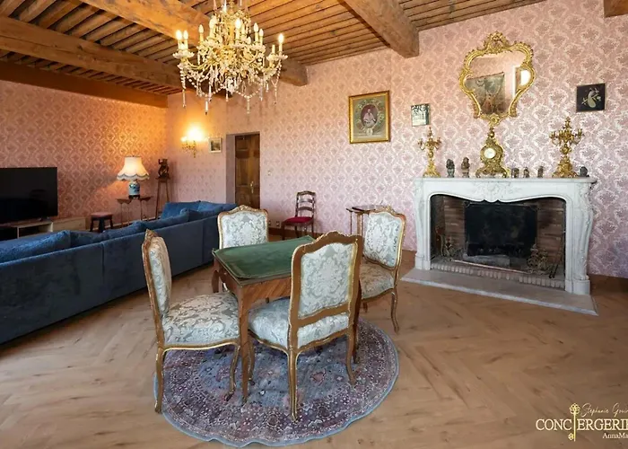 Impressionnant Manoir Avec Piscine A Aigueze, 450 M² *