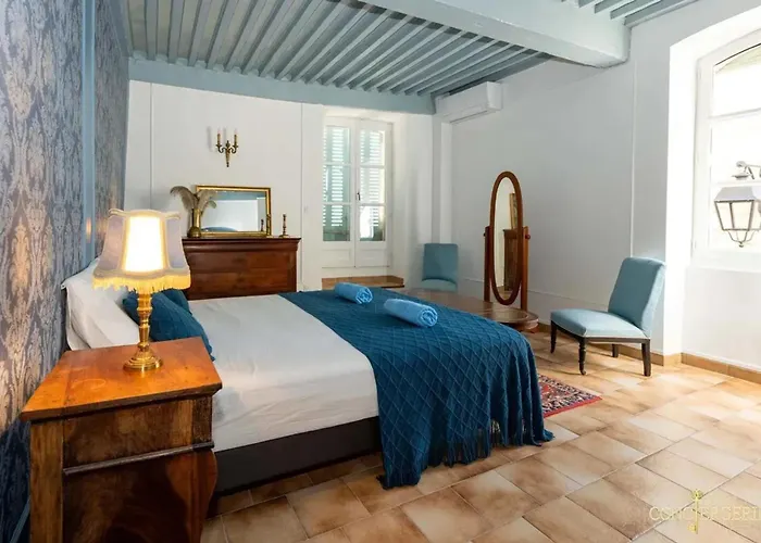 بيت للعطل Impressionnant Manoir Avec Piscine A Aigueze, 450 M² إيغيزه